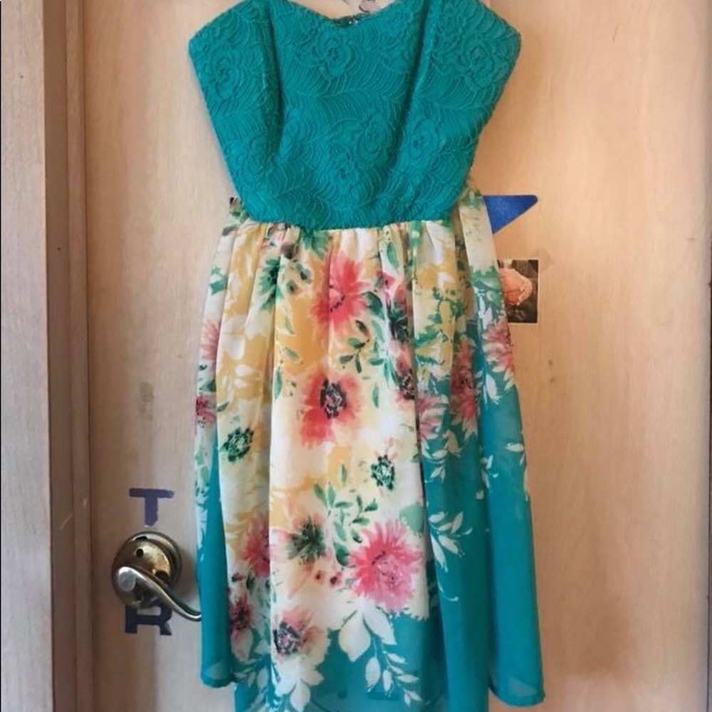 Strapless dress